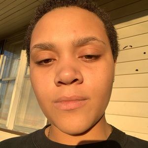 Meet your Posher, Abigail